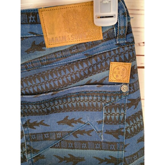 Maui and Sons Women's Blue Black Denim Shark Tribal Print Jeans Size Small - Picture 6 of 6